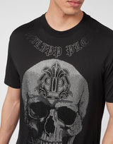 Black/Black T-shirt Round Neck SS Gothic Banner